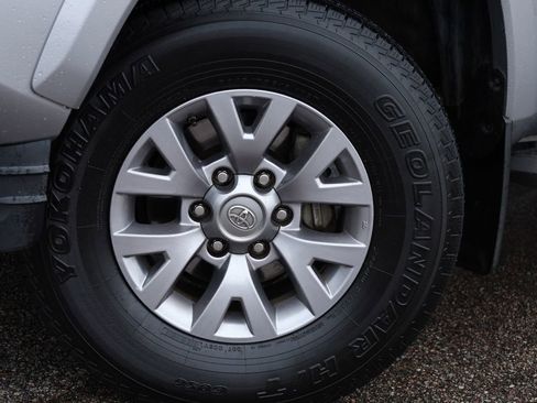 Used 2019 Toyota Tacoma SR5 image 3