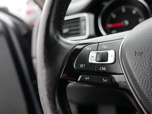 Used 2015 Volkswagen Jetta TDI SE image 25