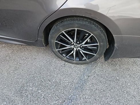 Used 2024 Toyota Camry SE image 12