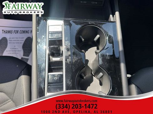 Used 2025 Volkswagen Atlas SE AWD/4WD image 25