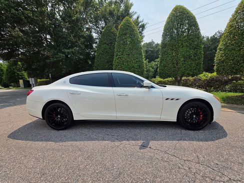 Used 2016 Maserati Quattroporte S Q4 AWD/4WD image 6