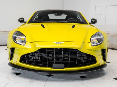 Used 2025 Aston Martin V8 Vantage Coupe image 7