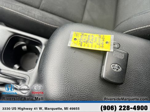Used 2017 Toyota RAV4 XLE image 27