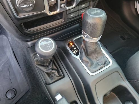 Used 2023 Jeep Wrangler Unlimited Sport AWD/4WD image 26