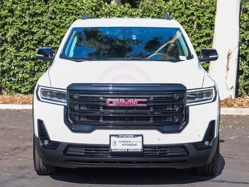 Used 2023 GMC Acadia SLT w/ Elevation Edition FWD image 2