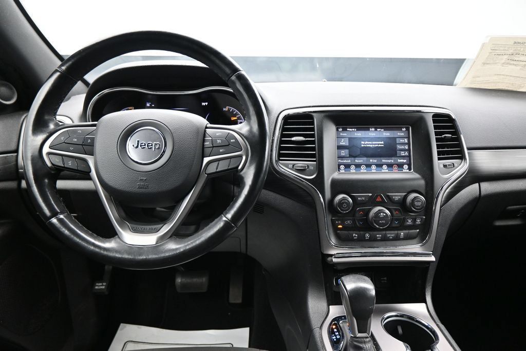 Used 2019 Jeep Grand Cherokee Laredo w/ Security & Convenience Group AWD/4WD image 14