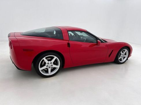 Used 2005 Chevrolet Corvette Coupe w/ Performance Handling Package RWD image 6