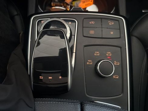 Used 2017 Mercedes-Benz GLS 450 4MATIC image 38