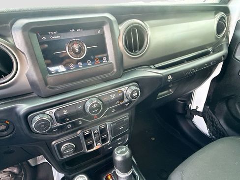 Used 2022 Jeep Wrangler Unlimited Sport AWD/4WD image 24