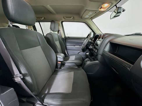 Used 2016 Jeep Patriot Sport w/ Power Value Group FWD image 28