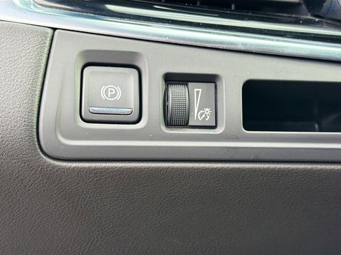 Used 2023 Cadillac XT6 Premium Luxury image 37