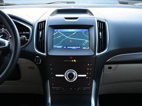 Used 2020 Ford Edge Titanium AWD/4WD image 32