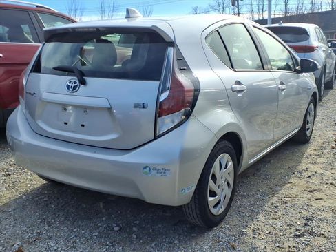 Used 2015 Toyota Prius C Two image 6