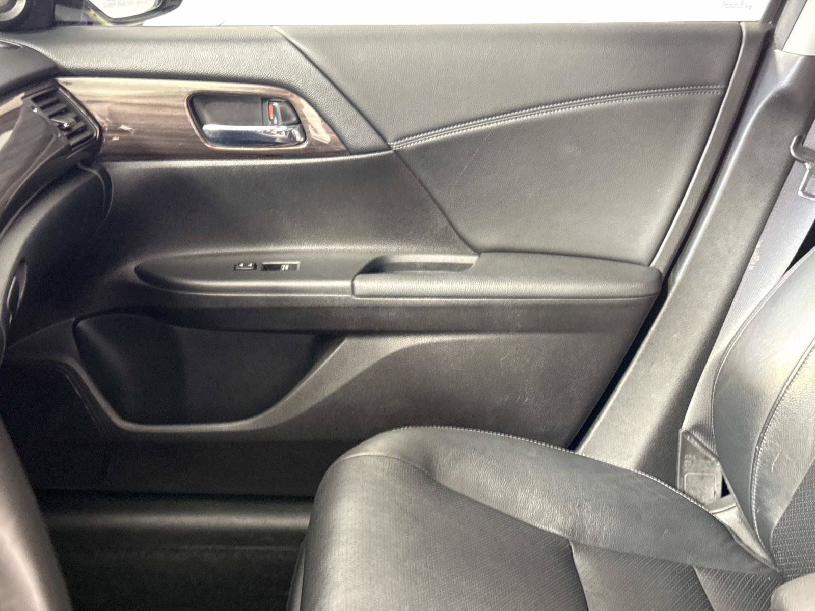 Used 2017 Honda Accord EX-L image 19