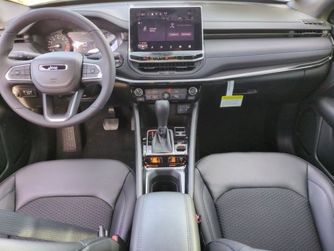 New 2026 Jeep Compass Latitude image 20