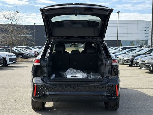 New 2026 Volkswagen Tiguan SE R-Line FWD image 15