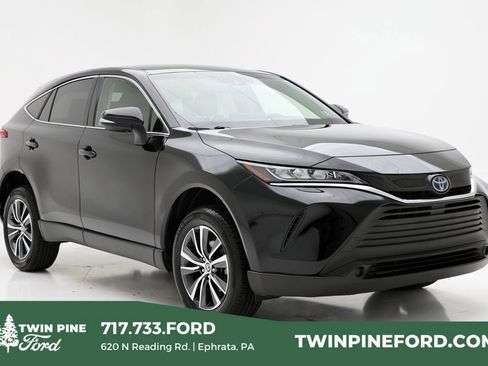 Used 2022 Toyota Venza LE image 1