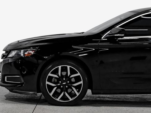 Used 2017 Chevrolet Impala LT FWD image 10