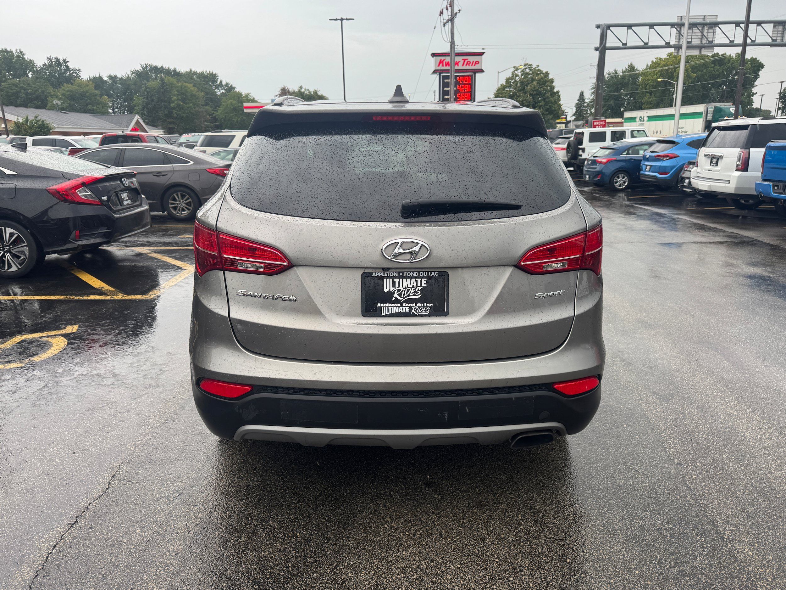 Used 2016 Hyundai Santa Fe Sport w/ Option Group 02 FWD image 4
