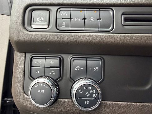 Used 2024 GMC Yukon SLT image 22