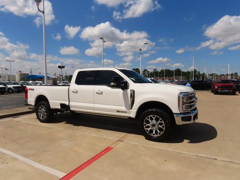 Used 2024 Ford F250 Lariat AWD/4WD image 7