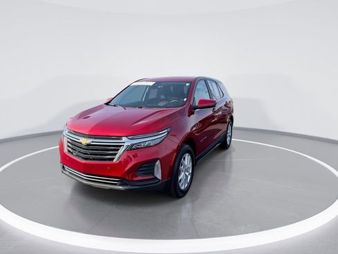 Used 2023 Chevrolet Equinox LT image 4