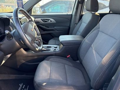 Used 2023 Chevrolet Traverse LT