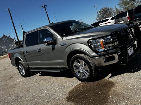 Used 2019 Ford F150 Lariat image 9