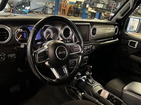 Used 2022 Jeep Wrangler Unlimited Sahara image 10