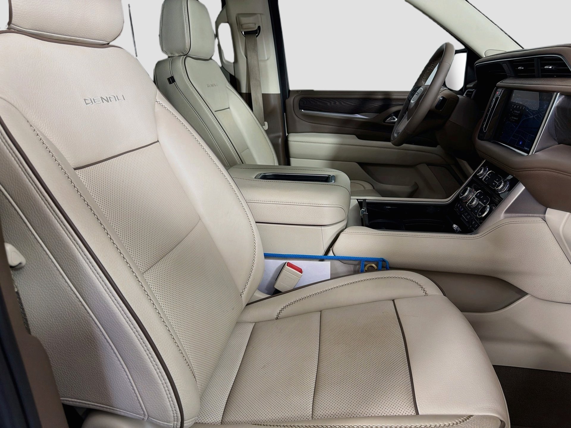 Used 2024 GMC Yukon Denali RWD image 33