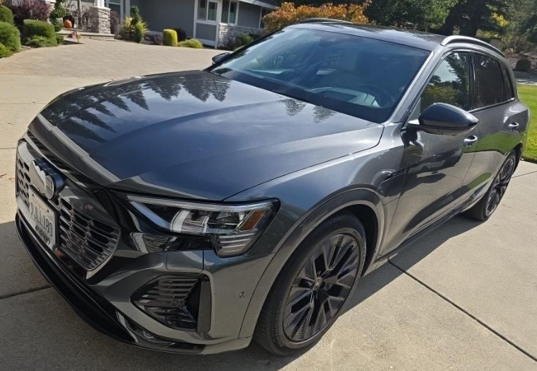 Used 2024 Audi Q8 e-tron Prestige AWD/4WD image 1