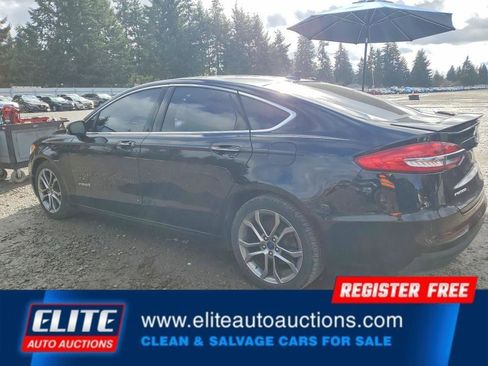 Used 2019 Ford Fusion Titanium image 3