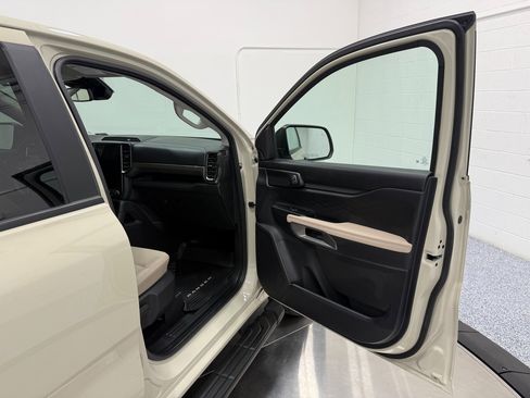 Used 2025 Ford Ranger XLT w/ FX4 Off-Road Package image 32