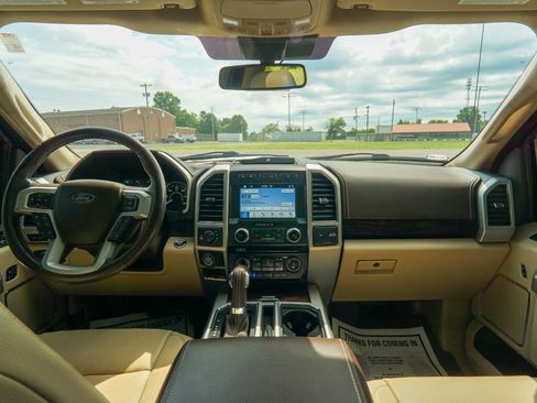 Used 2018 Ford F150 Lariat w/ Equipment Group 502A Luxury AWD/4WD image 16