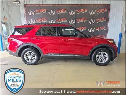 Used 2024 Ford Explorer XLT w/ Equipment Group 202A AWD/4WD image 3