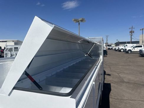 New 2025 Ford F550 4x4 Crew Cab Super Duty image 13