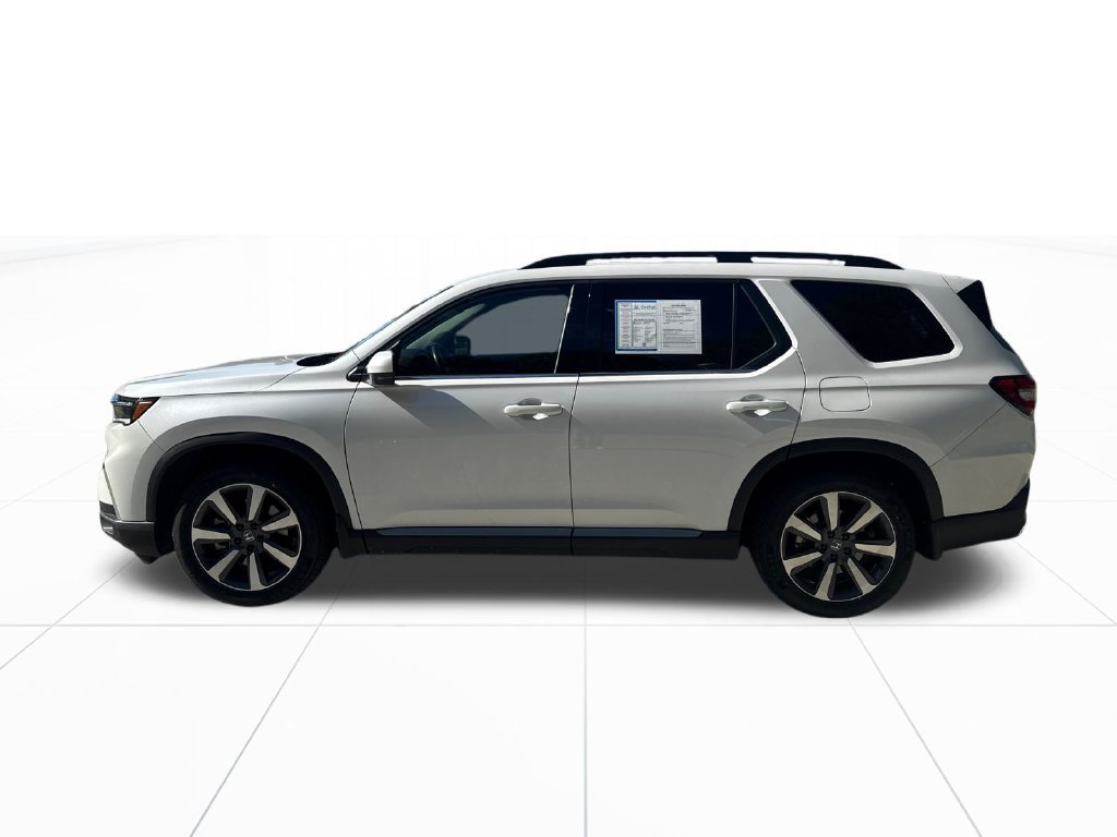 Certified 2025 Honda Pilot Touring image 5