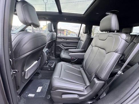 New 2026 Jeep Grand Cherokee L Limited w/ Limited Altitude Package AWD/4WD image 15