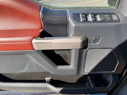 Used 2022 Ford F250 Platinum image 37