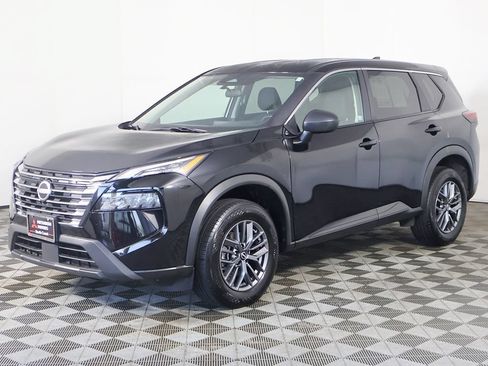 Used 2024 Nissan Rogue S AWD/4WD image 6