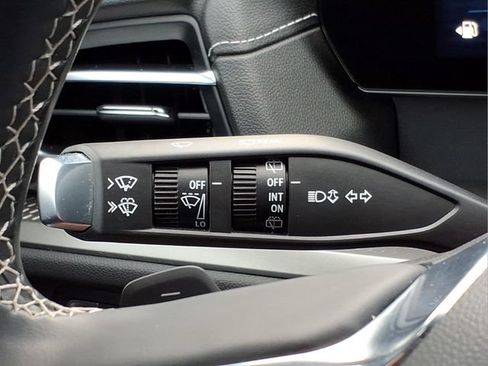 Used 2024 Chevrolet Traverse LT w/ Midnight/Sport Edition FWD image 24
