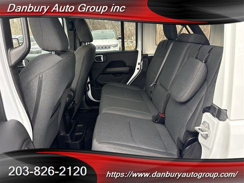Used 2024 Jeep Wrangler Unlimited Sahara AWD/4WD image 14