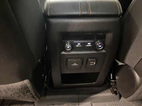 Certified 2021 Chevrolet Traverse LT w/ LT Premium Package image 36