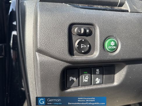 Used 2018 Honda Pilot Touring image 15