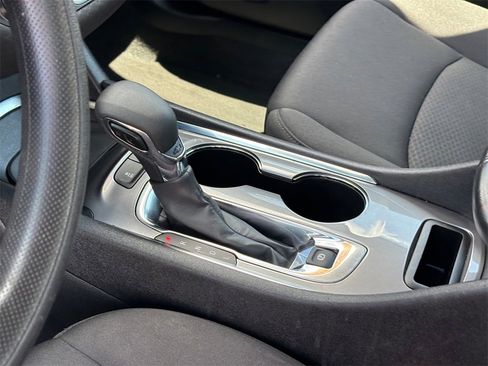 Certified 2024 Chevrolet Malibu LT image 12