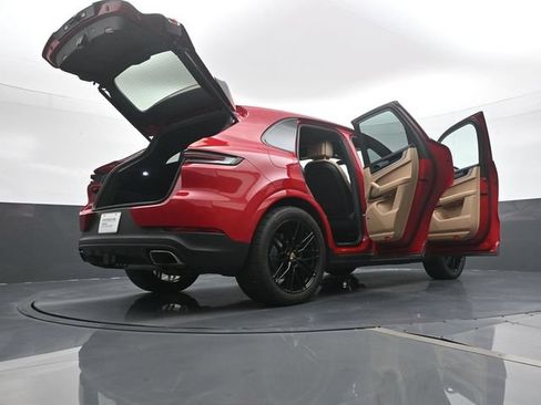 Certified 2024 Porsche Cayenne AWD/4WD image 26