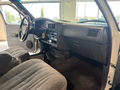 Used 1992 Toyota Pickup Deluxe AWD/4WD image 20