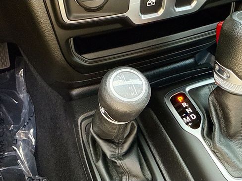 Used 2023 Jeep Wrangler Sport AWD/4WD image 26
