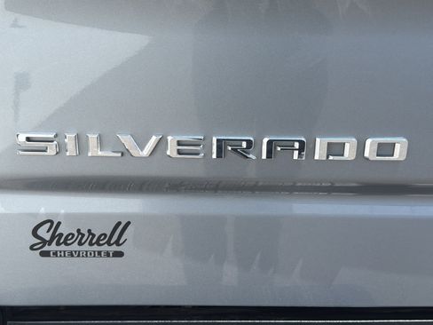 Used 2023 Chevrolet Silverado 1500 LTZ AWD/4WD image 8