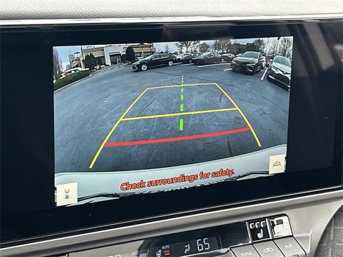 Used 2025 Toyota Camry XLE image 24